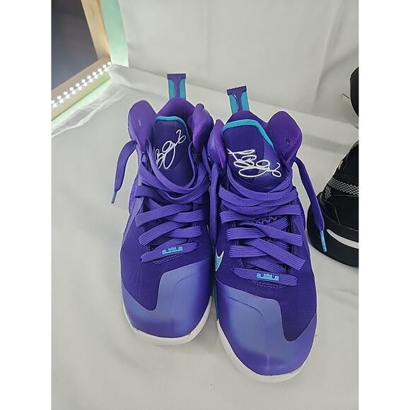 Size 6.5 Youth - Nike LeBron 9 Summit Lake Hornets 2011